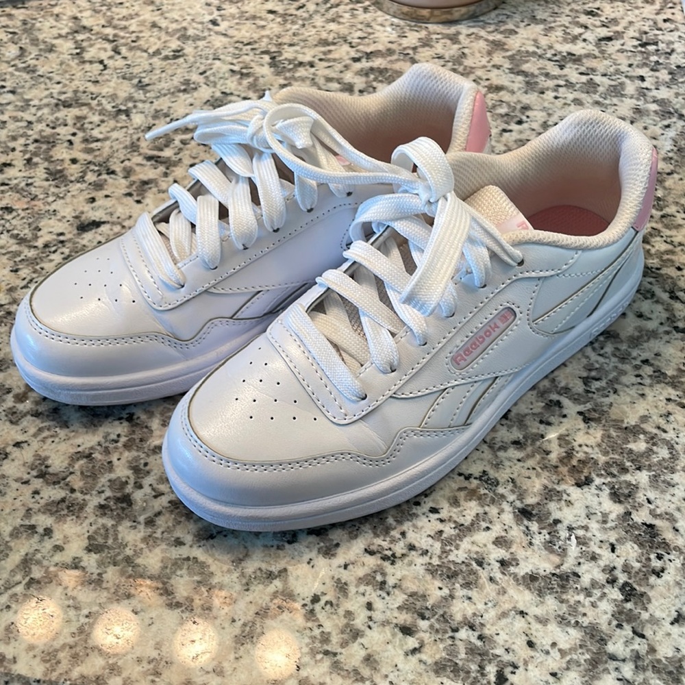White and pink Reeboks size 3 1/2